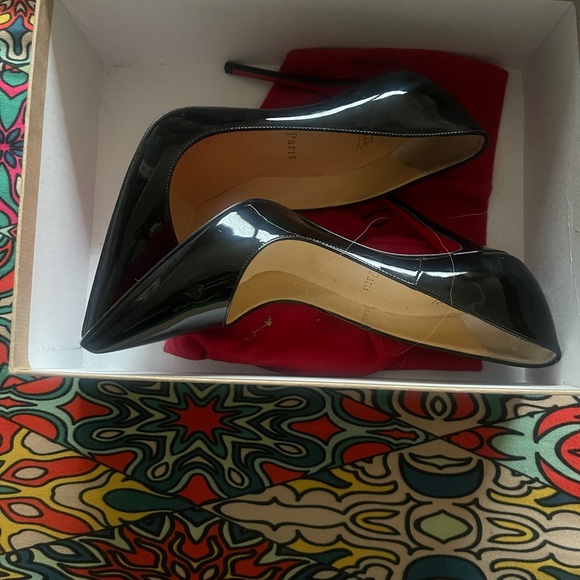 Black red bottom stilettos - Picture 2 of 5